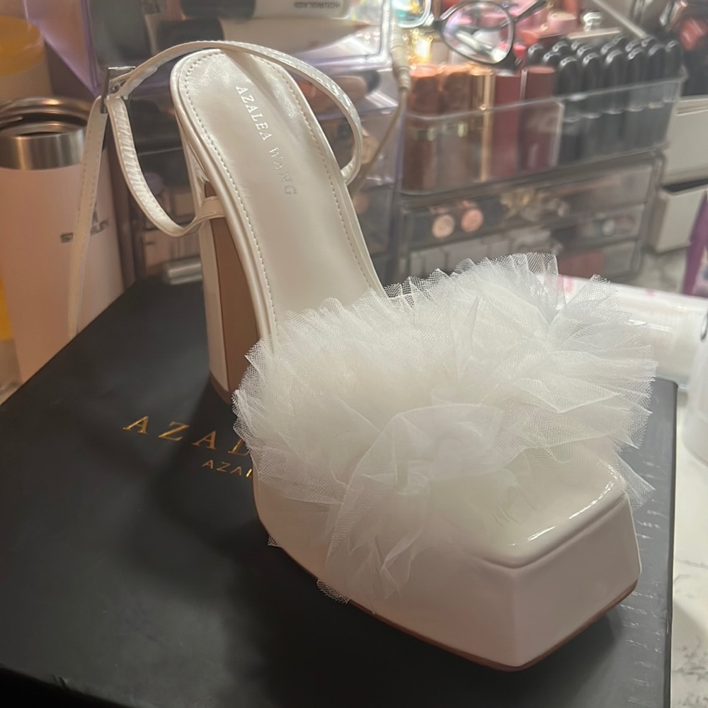 Azalea Wang heels